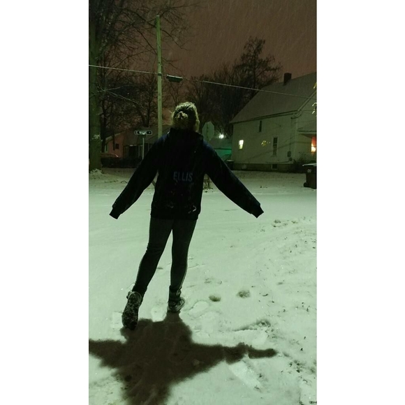 Meet your Posher, Synthia - Picture 1 of 1